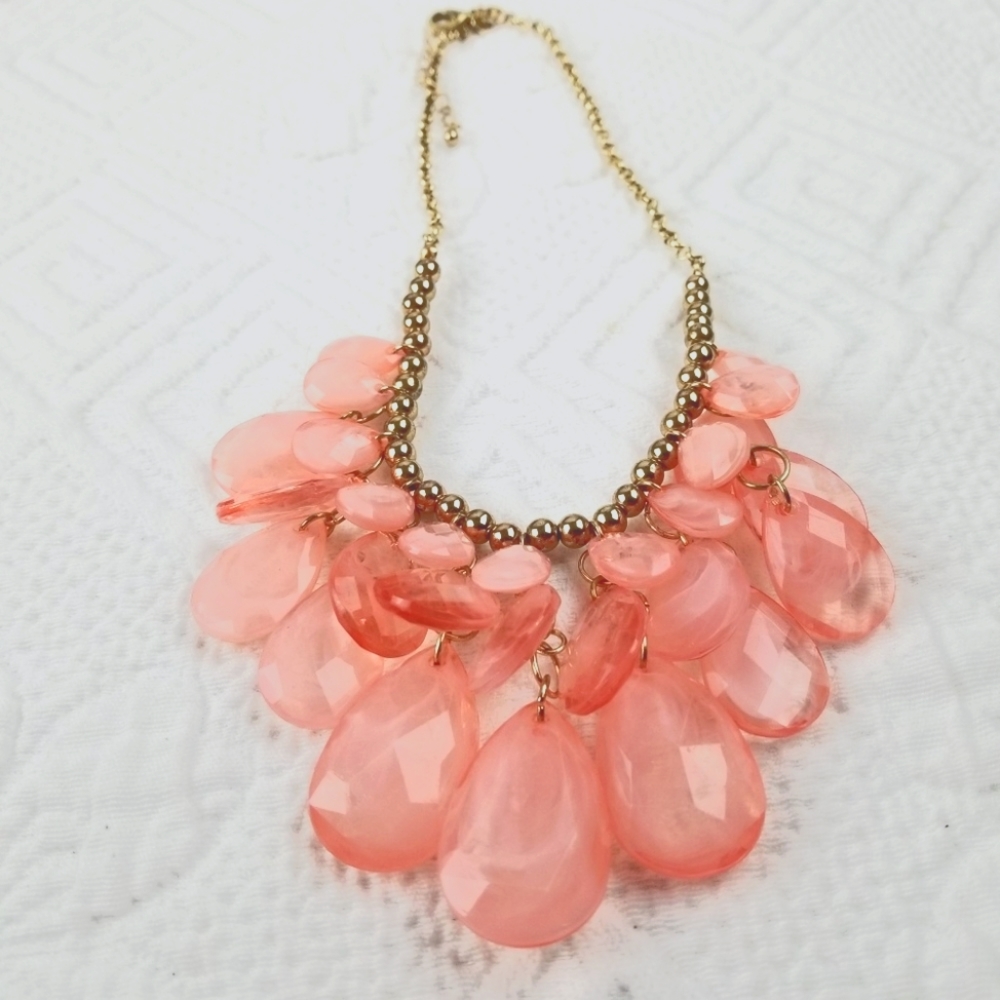 PEACH STONE NECKLACE